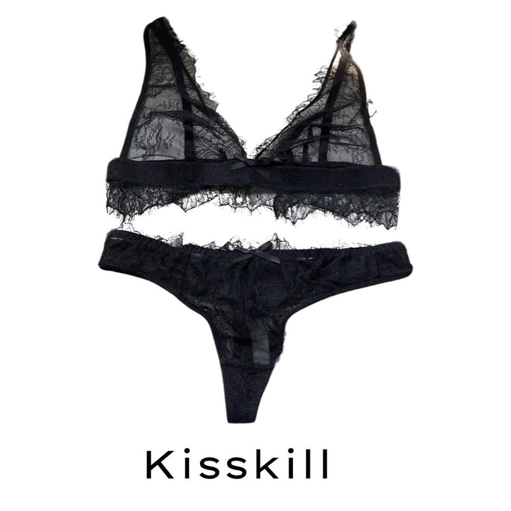 NWT KISSKILL LACE BRALETTE AND THONG - SIZE MEDIUM